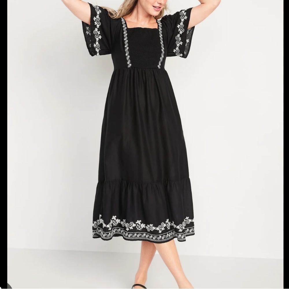 Old navy black embroidered Midi dress S